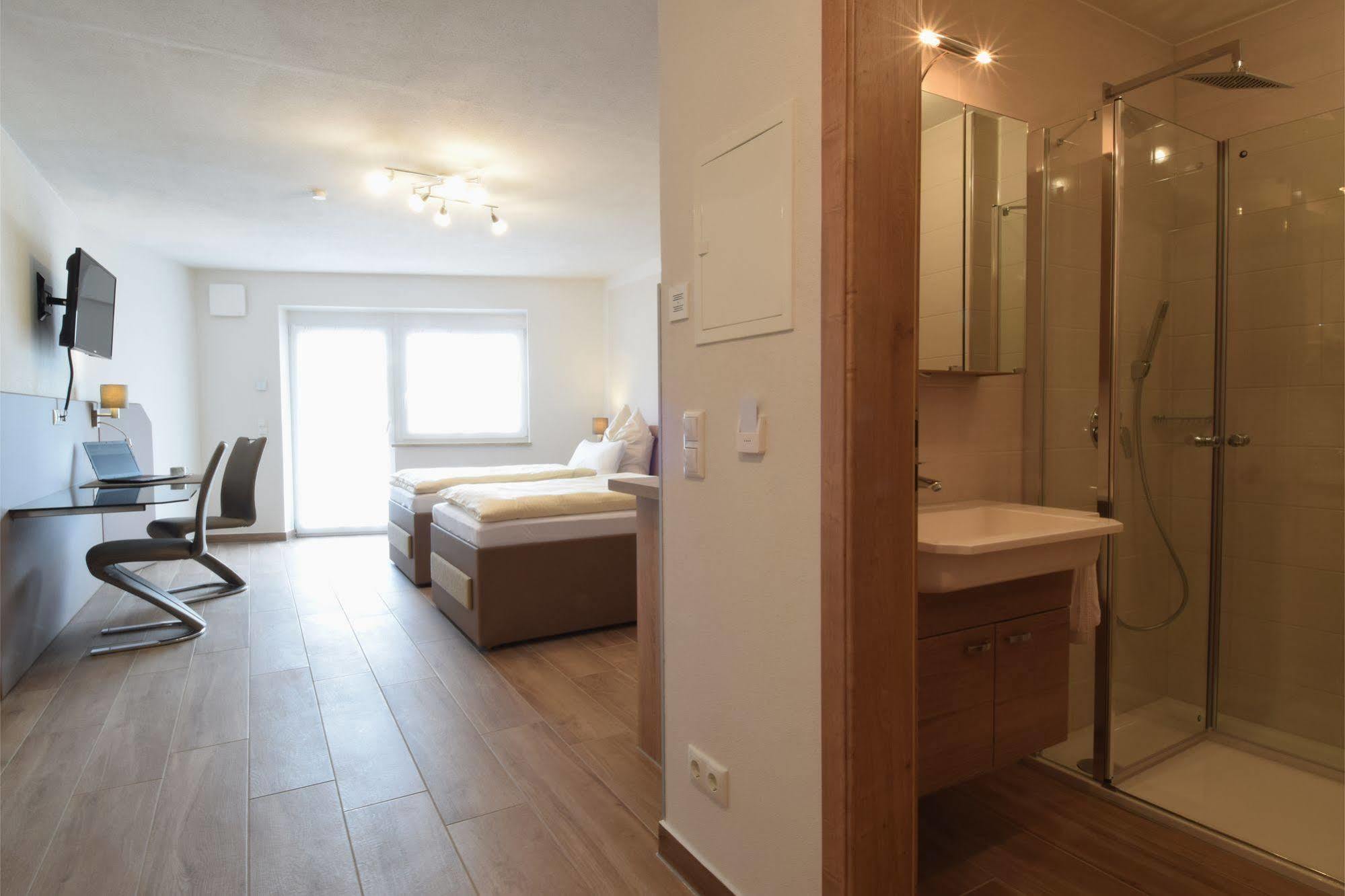 Donaustern Hotel 3*